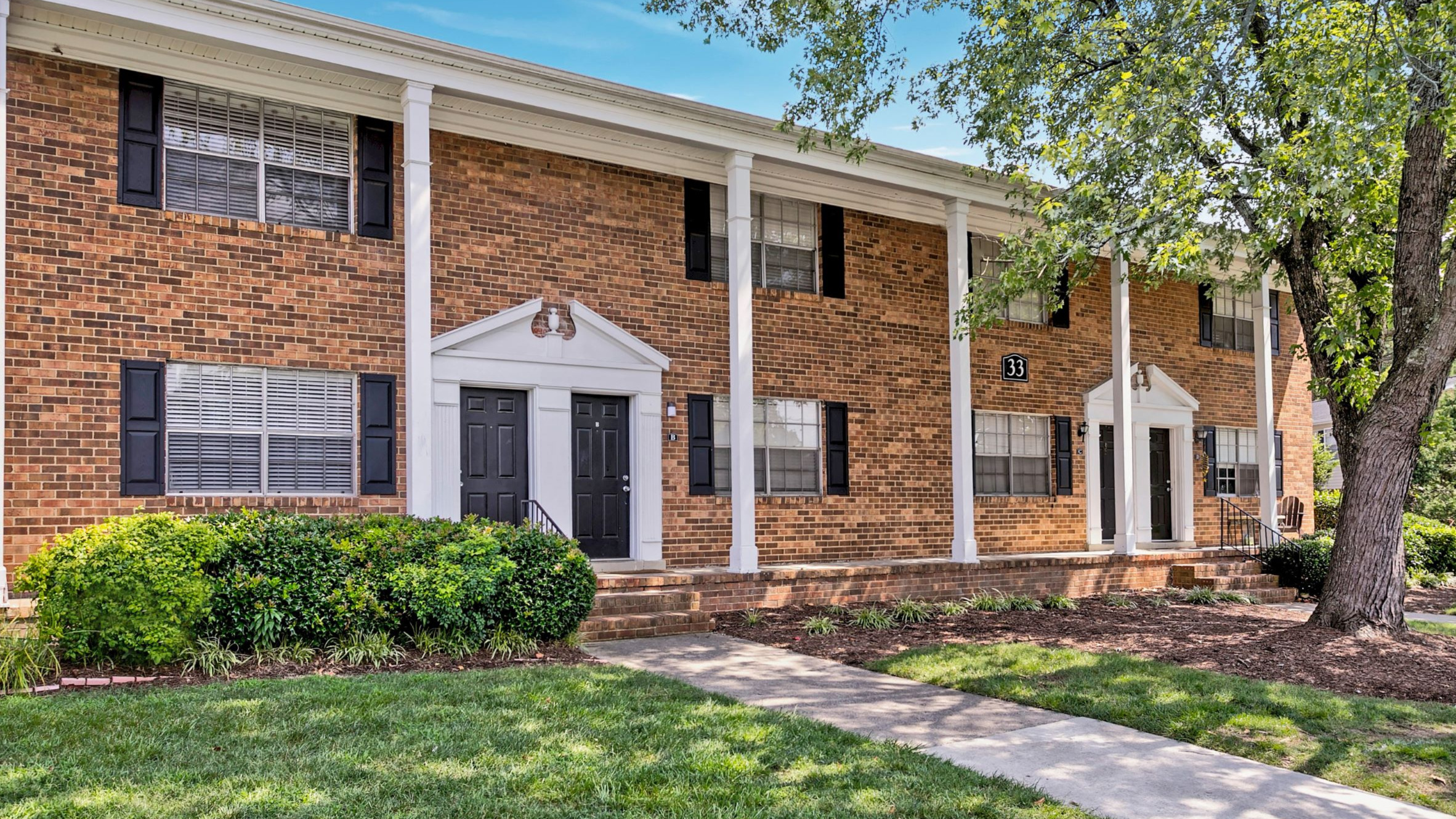 Colonial Townhouse Apartments reviews | 2920 Chapel Hill Road Apt 25A - Durham NC