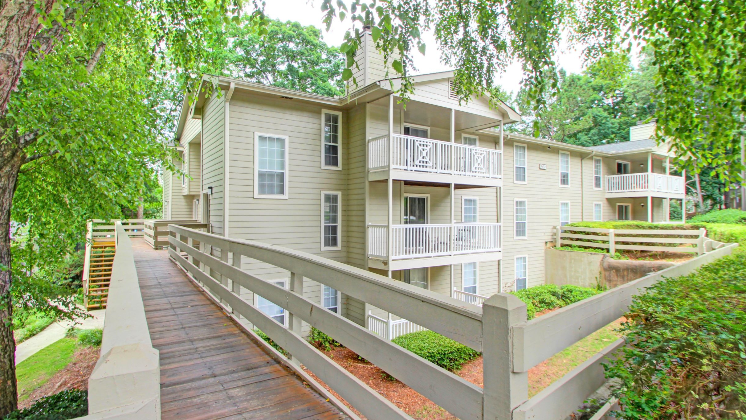 Colonial Townhouse Apartments reviews | 2920 Chapel Hill Road Apt 25A - Durham NC