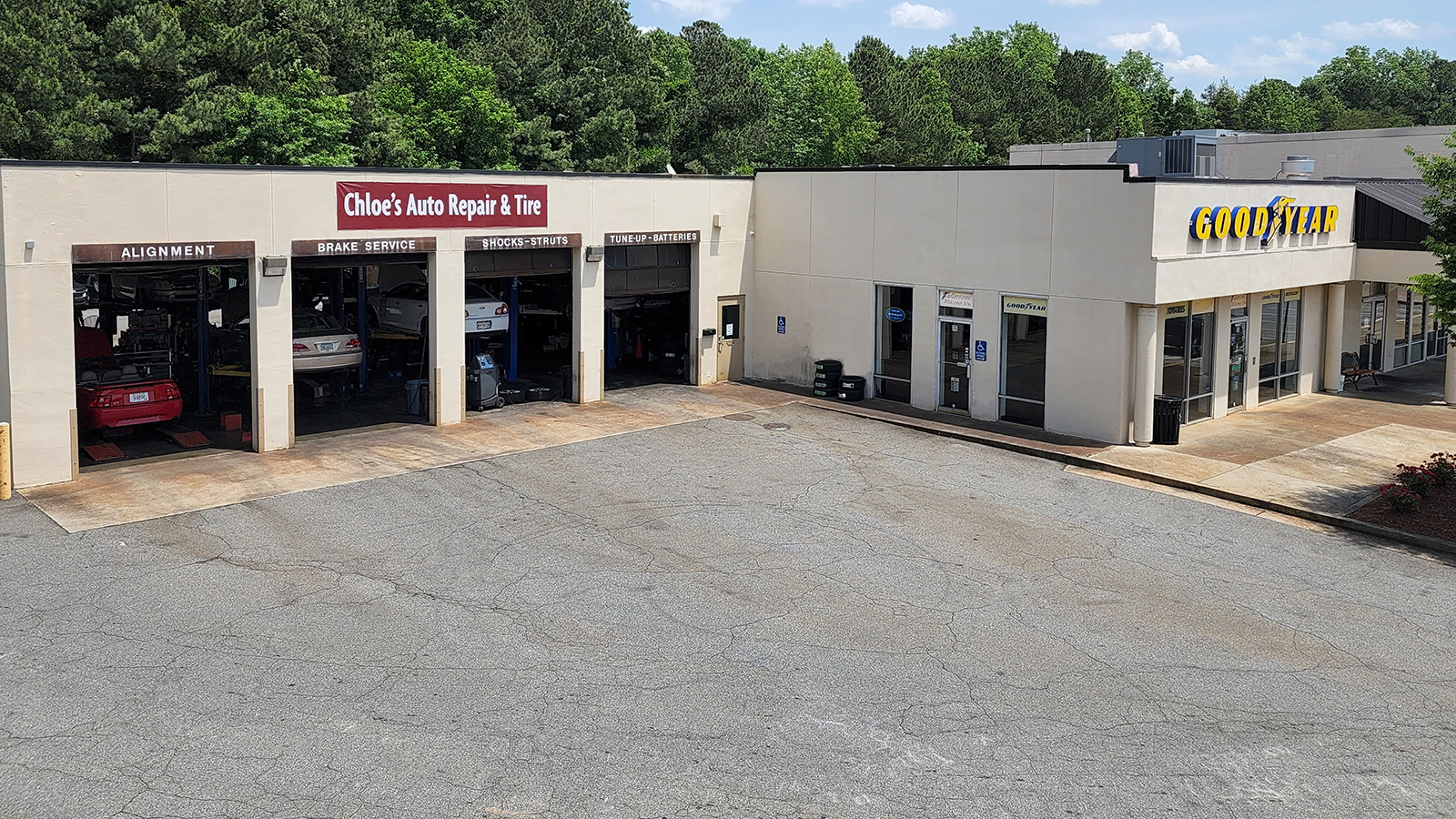 Fullertons - Chloe's Auto Repair and Tire reviews | 4750 Alabama Rd Ste 100 - Roswell GA